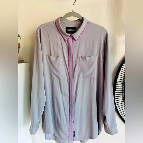 Wildfang Tops - Wildfang button up size L, dove gray with hot pink accents. Never worn!